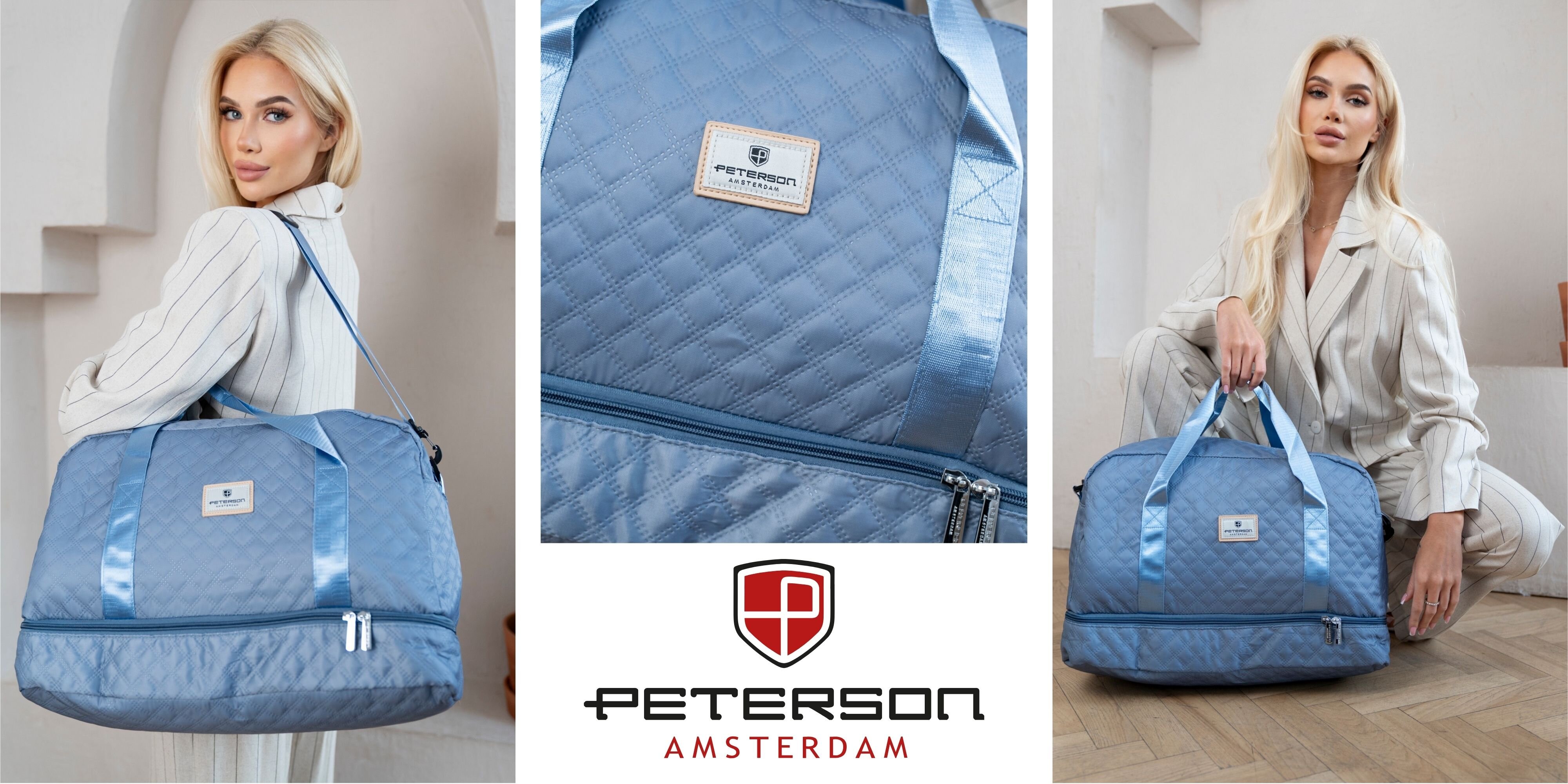 Na obrazie widoczna jest niebieska, pikowana torba sportowa z logo \'Peterson Amsterdam\'. Torba ma błyszczące paski i zamki błyskawiczne, a w tle znajdują się neutralne wnętrza.