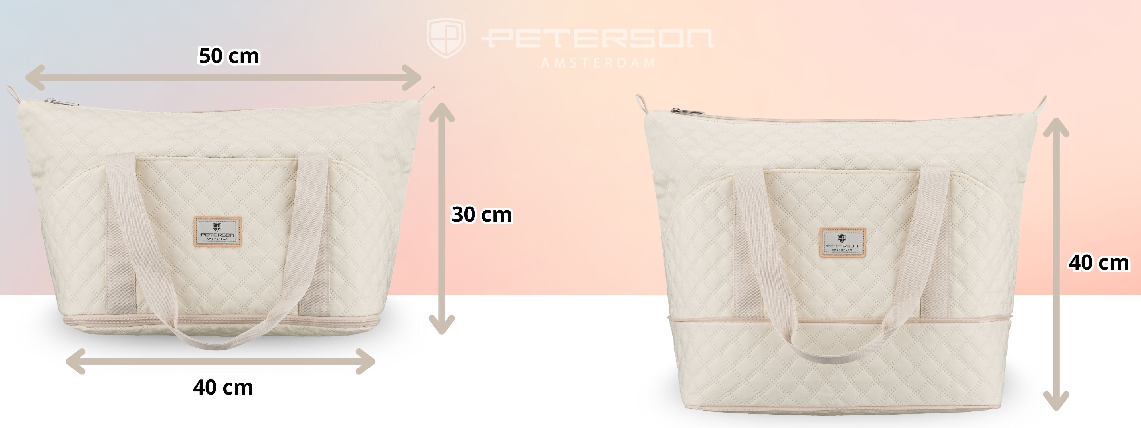 Dwie beżowe, pikowane torby sportowe na ramię z logo \'Peterson Amsterdam\', jedna o wymiarach 50 cm x 30 cm, druga 40 cm x 40 cm.