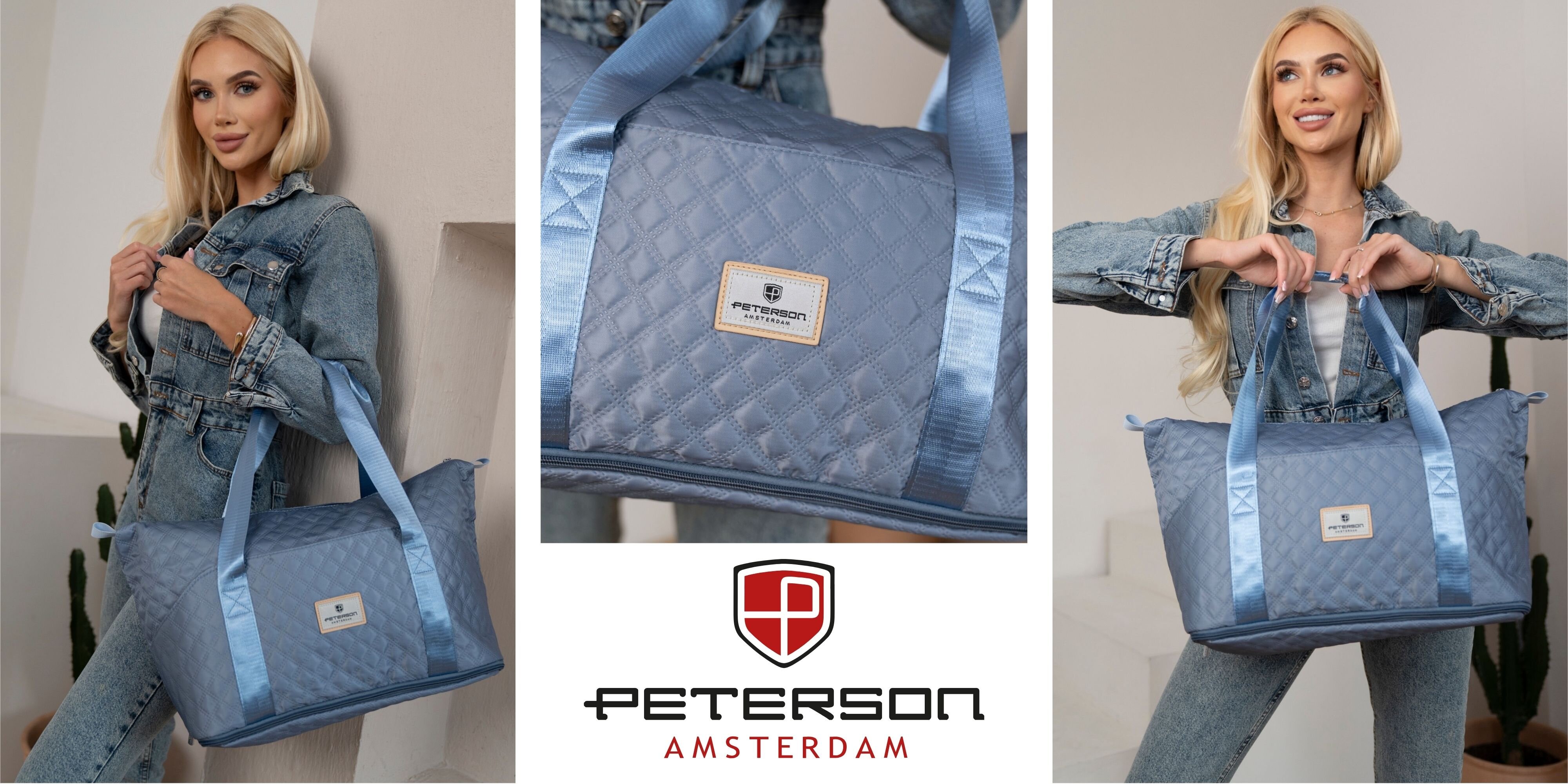 Na obrazie widoczna jest niebieska, pikowana torba sportowa na ramię z logo \'Peterson Amsterdam\'. Torba prezentowana jest przez dwie osoby w dżinsowych ubraniach, a poniżej znajduje się logo \'Peterson Amsterdam\'.
