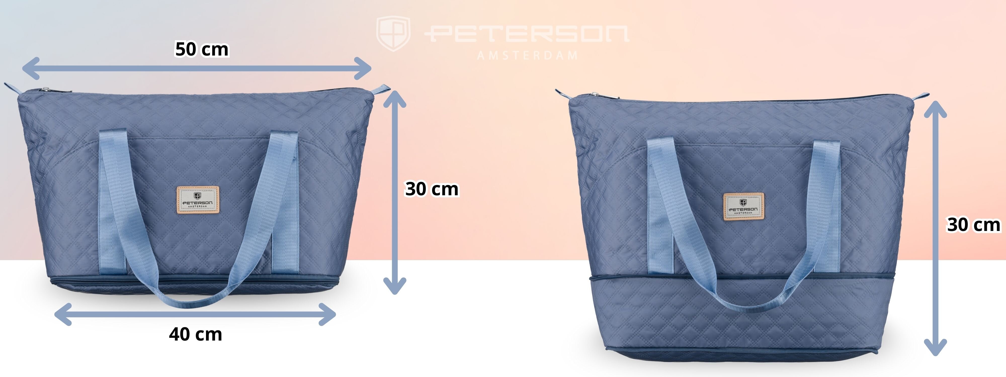 Dwie niebieskie, pikowane torby sportowe na ramię z logo \'Peterson\' i wymiarami: 50 cm szerokości, 30 cm wysokości, 40 cm głębokości. Tło jest gradientowe, a na górze widoczne jest logo \'Peterson Amsterdam\'.