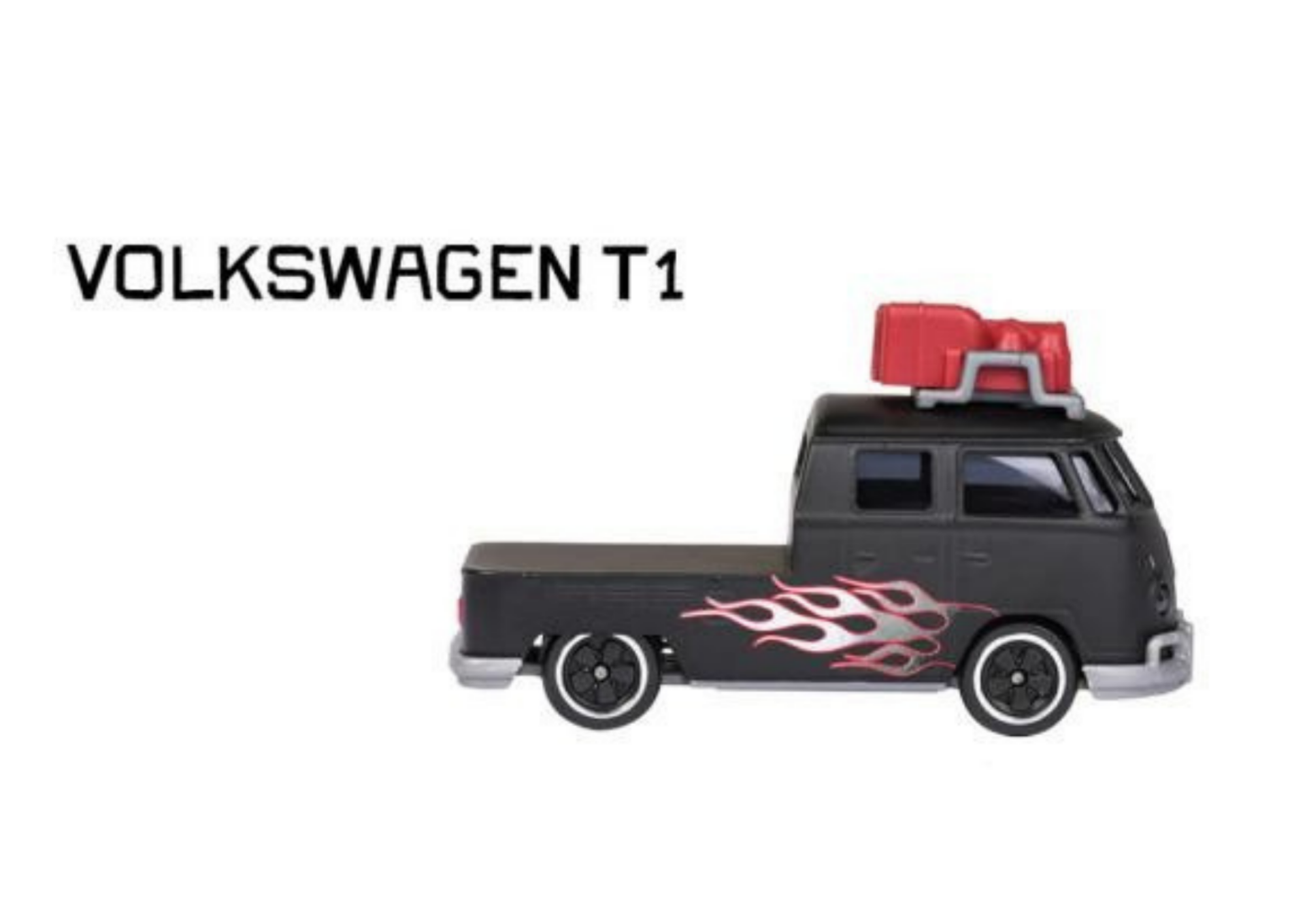 Model samochodu Volkswagen T1 w kolorze czarnym z czerwonymi płomieniami na boku i czerwonym bagażnikiem na dachu. Obok pojazdu widoczny jest napis \'VOLKSWAGEN T1\'.