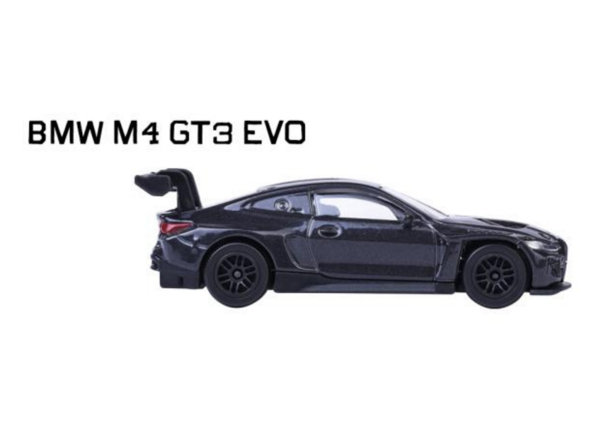 Model samochodu BMW M4 GT3 EVO w kolorze czarnym, widoczny z boku. Obok pojazdu znajduje się napis \'BMW M4 GT3 EVO\'.