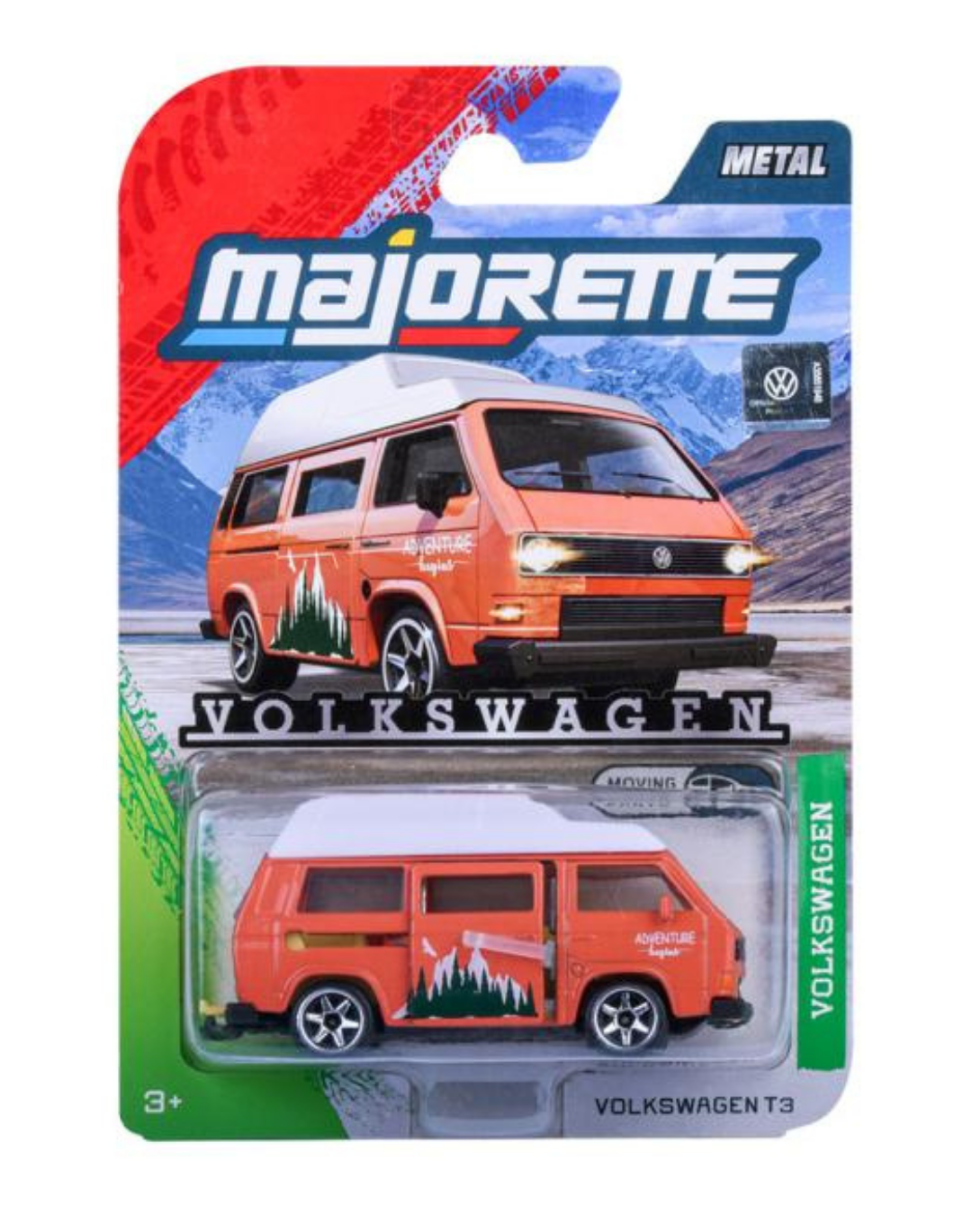 Opakowanie z metalowym modelem samochodu Volkswagen T3 w kolorze pomarańczowym z białym dachem, ozdobionym grafiką gór i napisem \'Adventure begins\'. Na opakowaniu widoczne są napisy \'Majorette\', \'Volkswagen\' oraz logo producenta.