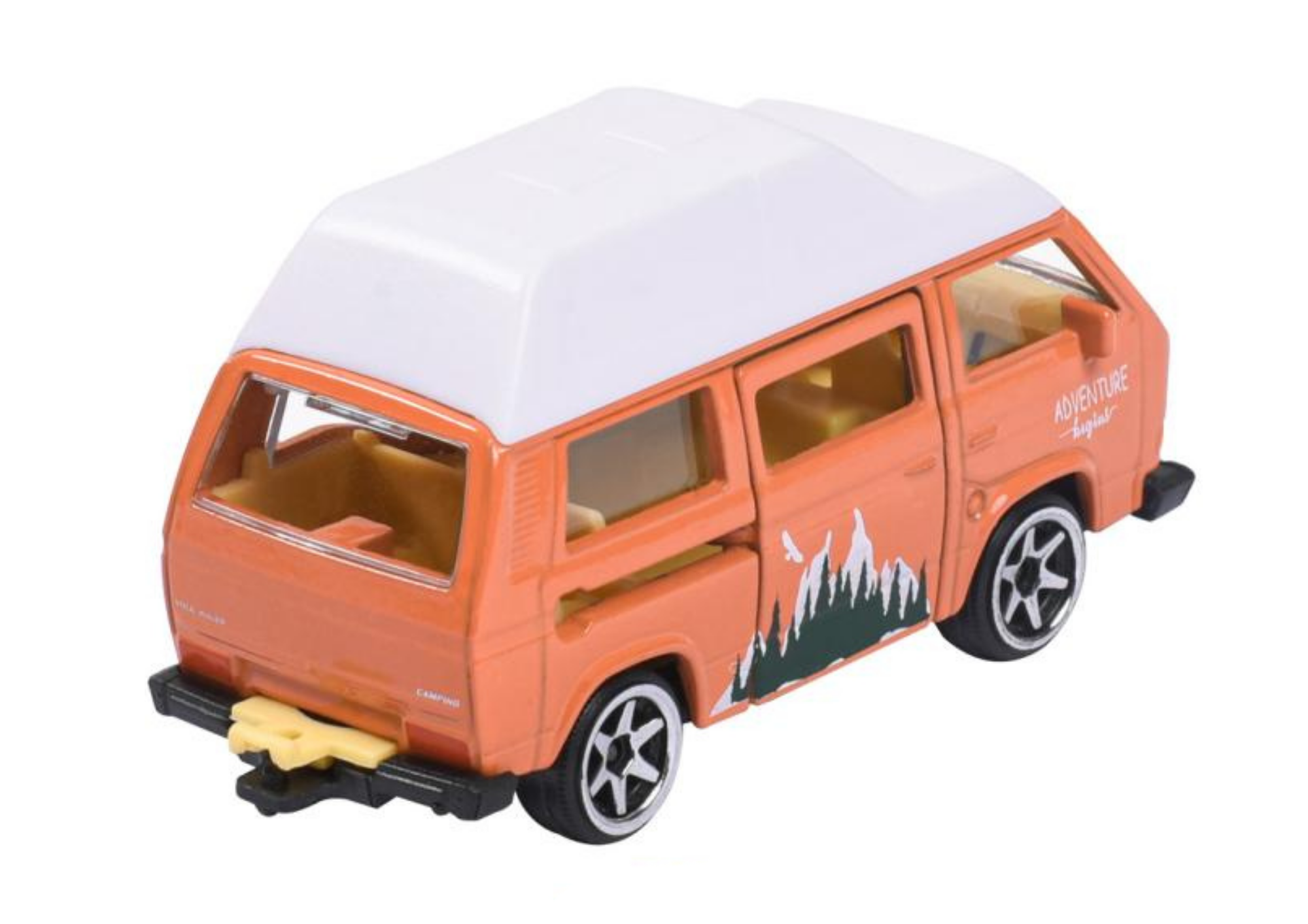 Model samochodu w skali 1:64, przedstawiający pomarańczowy van z białym dachem i grafiką gór na boku. Na pojeździe widoczny jest napis \'ADVENTURE begins\'.