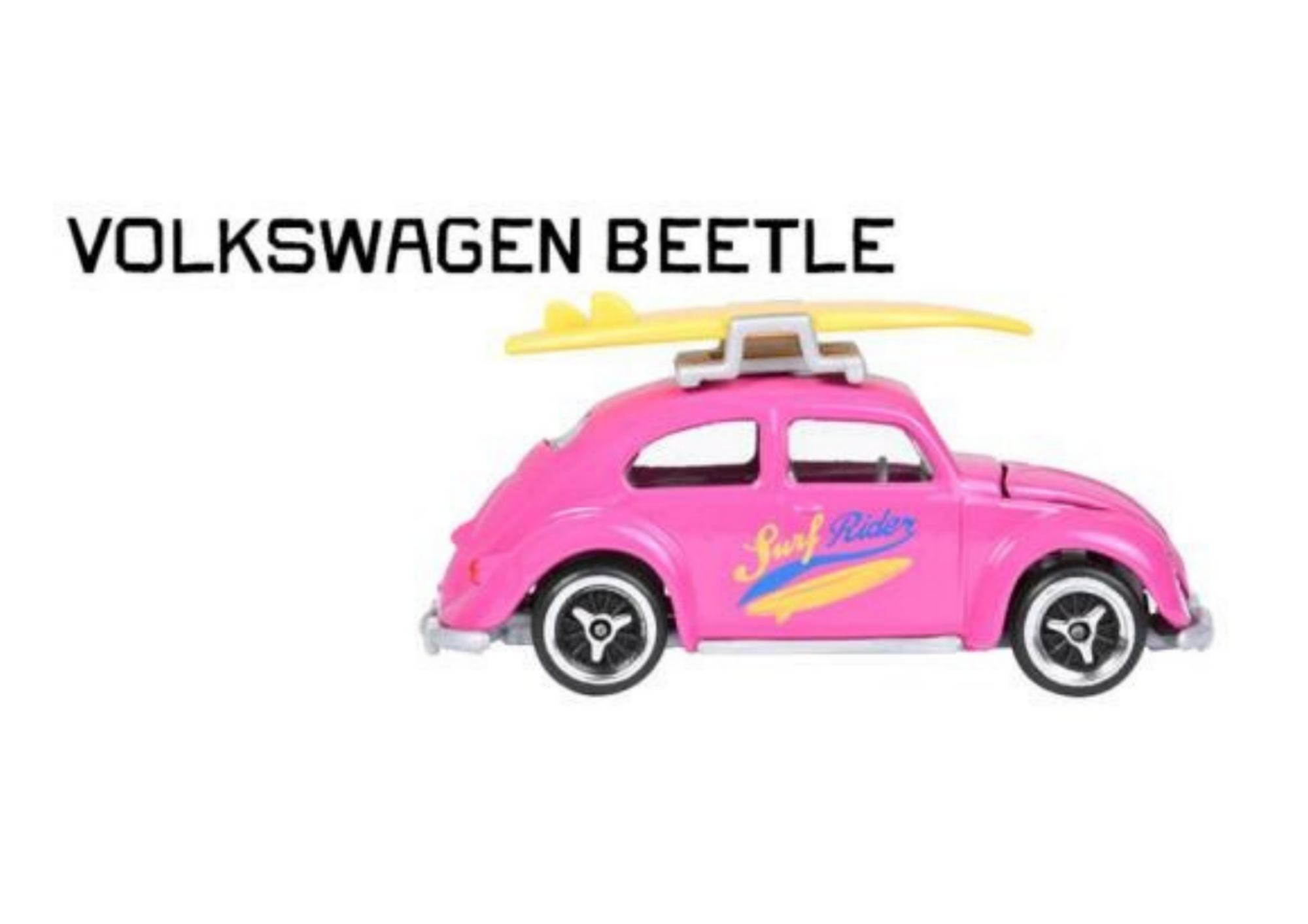 Różowy model samochodu Volkswagen Beetle z napisem \'Surf Rider\' na boku i żółtą deską surfingową na dachu. Obok widoczny jest tekst \'VOLKSWAGEN BEETLE\'.
