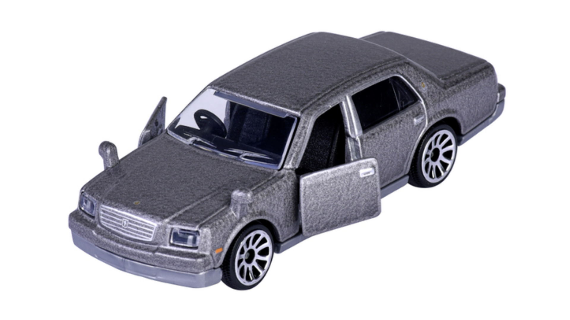 Model samochodu w skali 1:64, srebrny z otwartymi drzwiami, o metalicznym wykończeniu i szczegółowymi felgami.