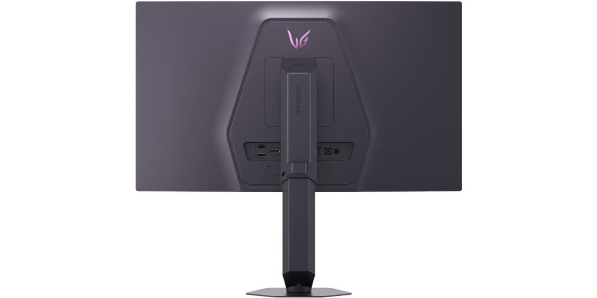 Tył monitora LG UltraGear na białym tle.