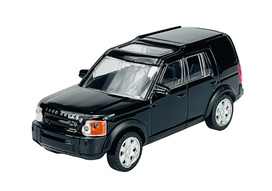 Czarny model samochodu terenowego z napisem \'LAND ROVER\' na przodzie, posiadający srebrne felgi i przezroczyste szyby.