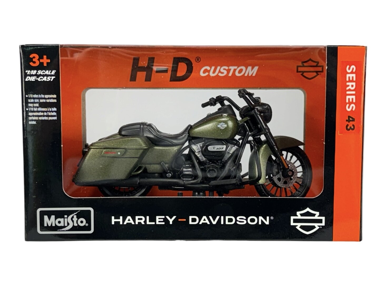 Model motocykla w zielonym kolorze znajduje się w opakowaniu z napisem \'H-D Custom\' oraz \'Harley-Davidson\'. Na opakowaniu widoczne są również logo Maisto i oznaczenie \'SERIES 43\'.