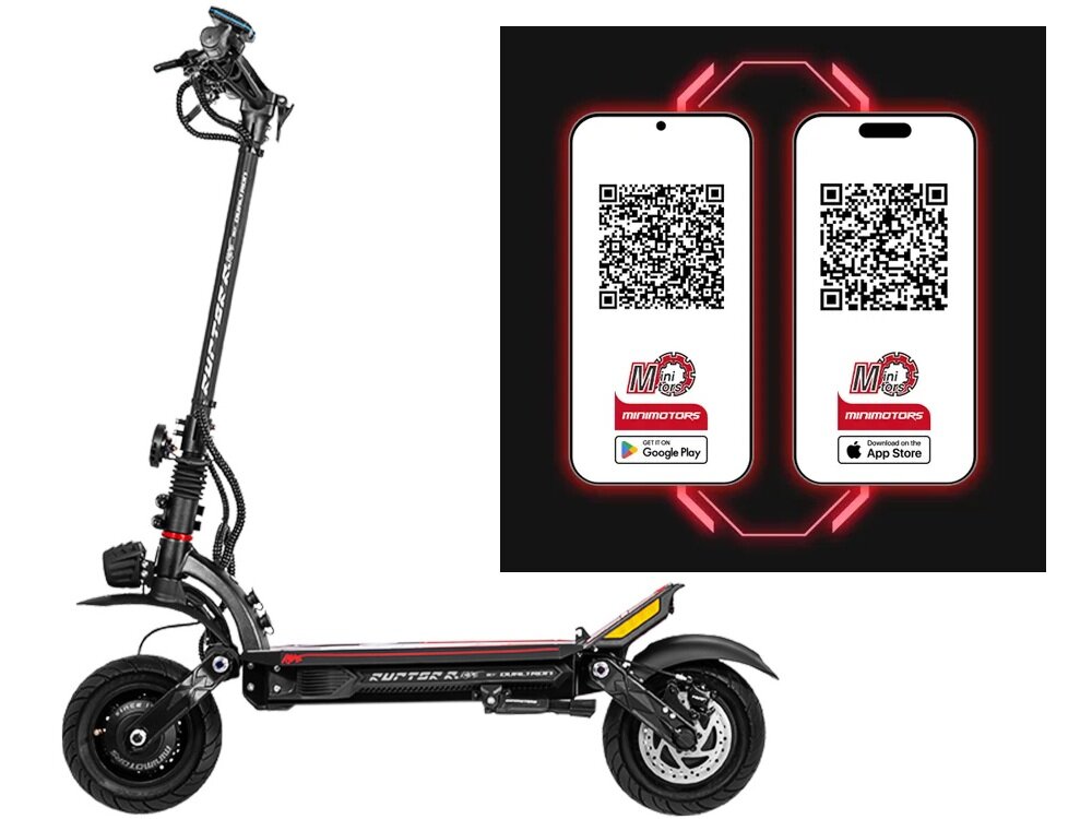 Czarna hulajnoga elektryczna z widocznymi elementami konstrukcji i kołami. Obok znajdują się dwa kody QR z logo \'MiniMotors\' oraz ikonami Google Play i App Store.
