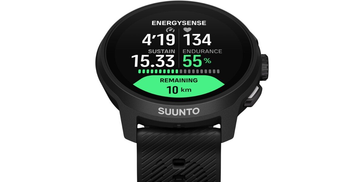 Smartwatch SUUNTO Run 2 Czarny na białym tle - na ekranie zegarka widoczny jest pomiar wyników aktywności.