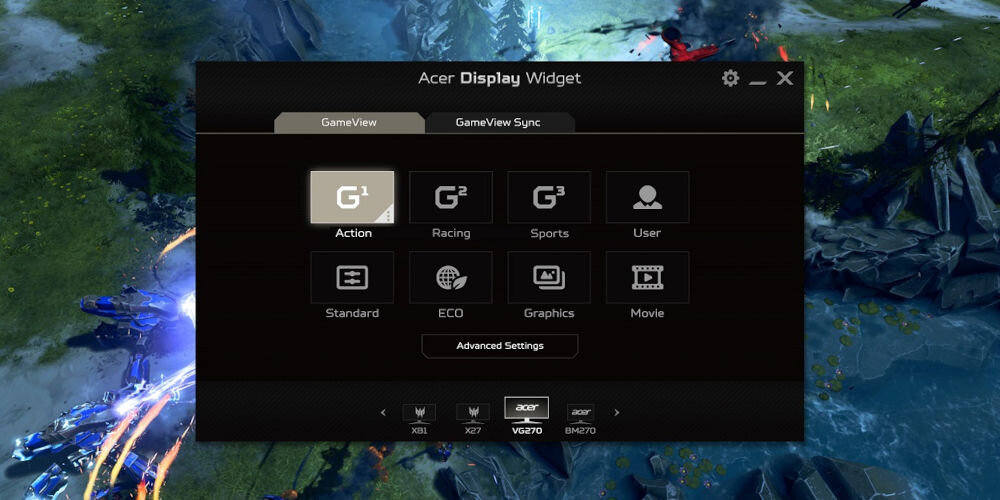 Interfejs Acer Display Widget z widocznymi opcjami: Action, Racing, Sports, User, Standard, ECO, Graphics, Movie oraz przyciskiem Advanced Settings. W tle widoczna jest scena z gry komputerowej.