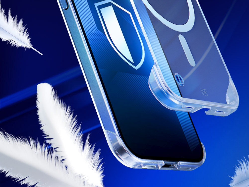 Przezroczyste etui na telefon z widocznym symbolem tarczy na niebieskim tle. Wokół etui unoszą się białe pióra.