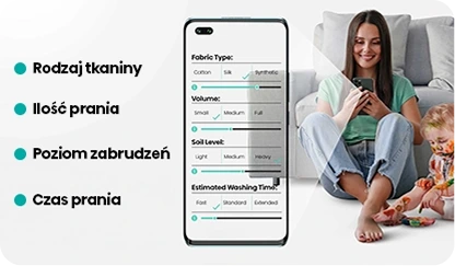 Obraz przedstawia ekran smartfona z aplikacją do pralko-suszarki, pokazującą opcje wyboru rodzaju tkaniny, ilości prania, poziomu zabrudzeń i czasu prania. Obok siedzi kobieta z dzieckiem, trzymając telefon.