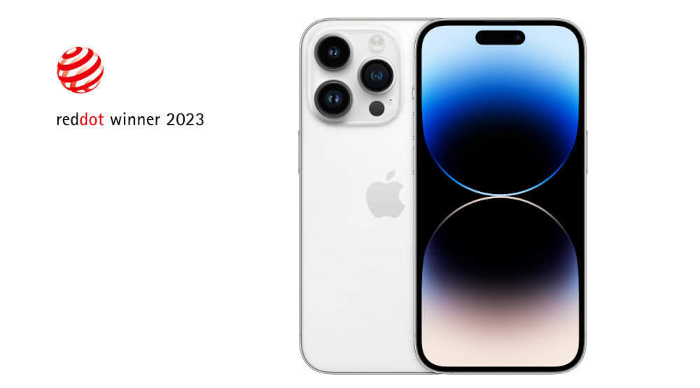Na obrazie widoczny jest srebrny smartfon z trzema aparatami z tyłu oraz ekranem z gradientem od niebieskiego do czarnego. Obok znajduje się logo z napisem \'reddot winner 2023\'.