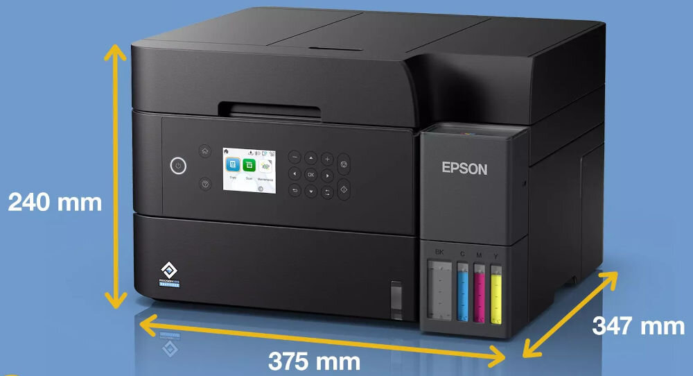 Czarne urządzenie wielofunkcyjne z wyświetlaczem i przyciskami na panelu przednim, oznaczone logo EPSON. Wymiary urządzenia to 240 mm wysokości, 375 mm szerokości i 347 mm głębokości.
