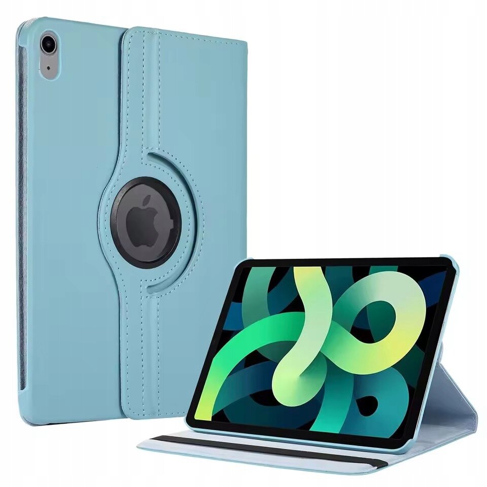 Na obrazie widoczne jest niebieskie etui do tabletu z funkcją obrotu 360 stopni, z wycięciem na logo w kształcie jabłka. Obok etui znajduje się tablet z kolorowym ekranem, ustawiony w pozycji stojącej.
