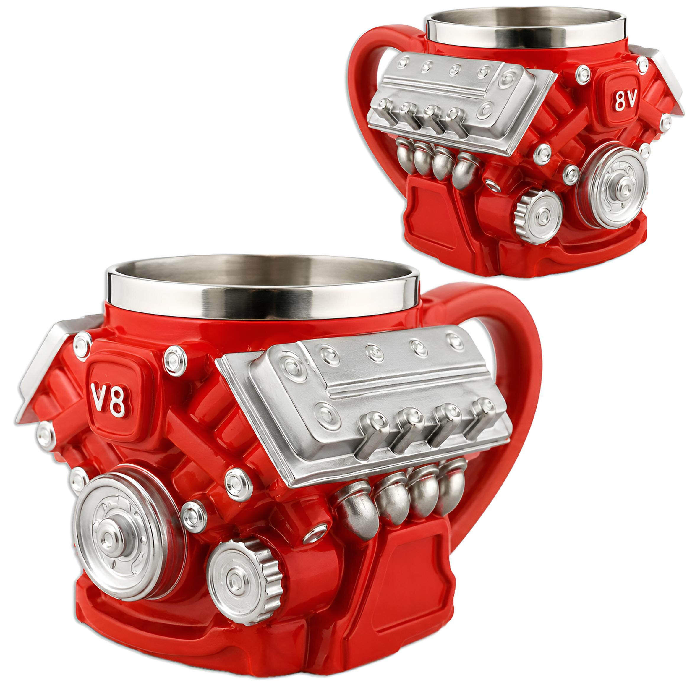 Kubek w kształcie silnika V8, w kolorze czerwonym z metalicznymi elementami. Widoczne napisy: \'V8\' i \'8V\'.