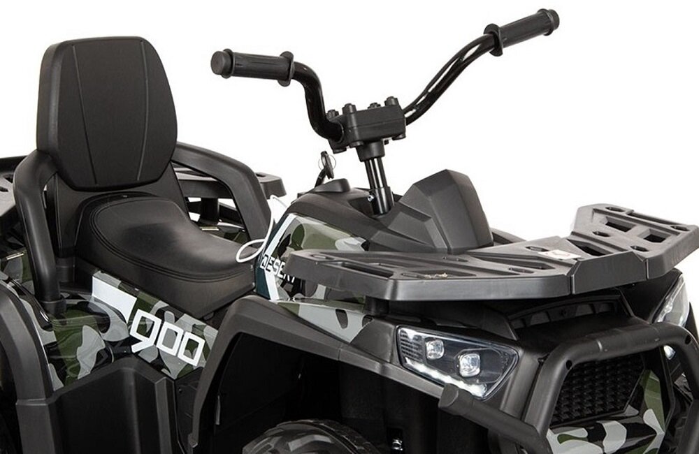 Obraz przedstawia elektryczny quad dla dzieci z kamuflażowym wzorem moro. Na pojeździe widoczny jest napis \'1000\'.