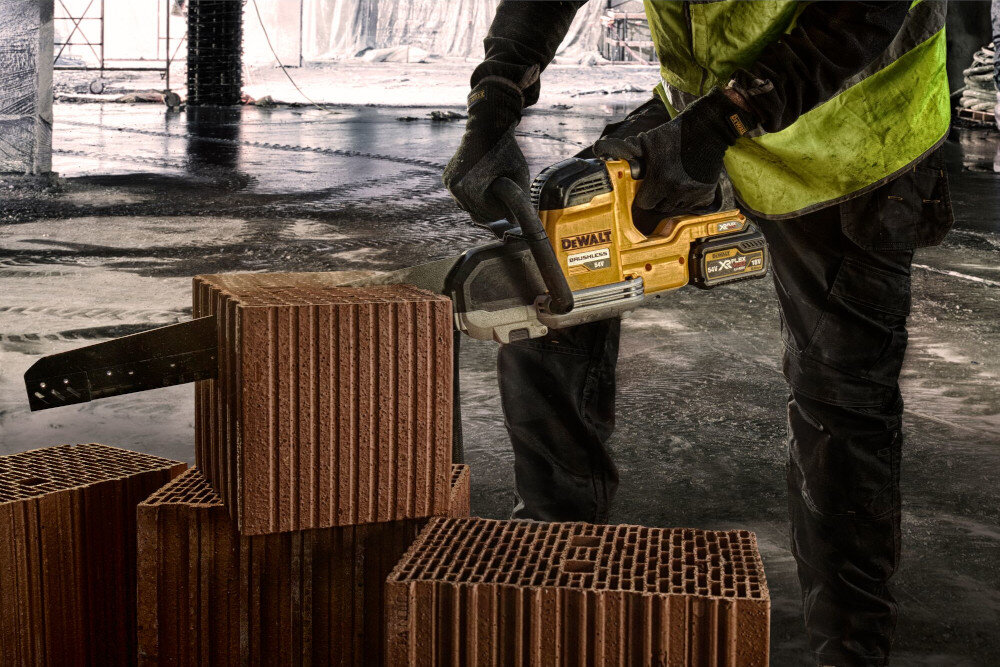 Piła akumulatorowa DEWALT DCS397T2-QW Aligator - silnik cicha praca waga