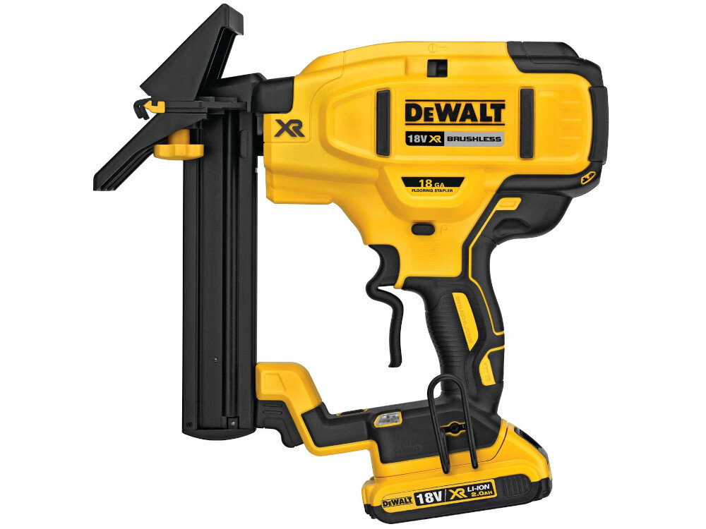 Zszywacz akumulatorowy DEWALT DCN682N-X kompaktowa lekka konstrukcja waga 2,9 kg ergonomiczny kształt rękojeść pokryta antypoślizgowym materiałem