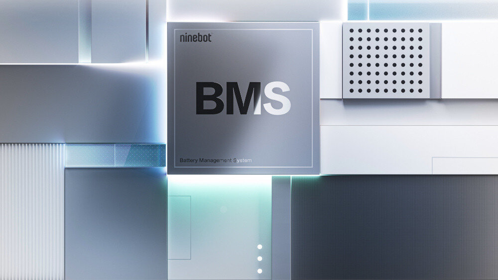 Obraz przedstawia szare tło z geometrycznymi kształtami, na którym znajduje się napis \'ninebot BMS Battery Management System\'.