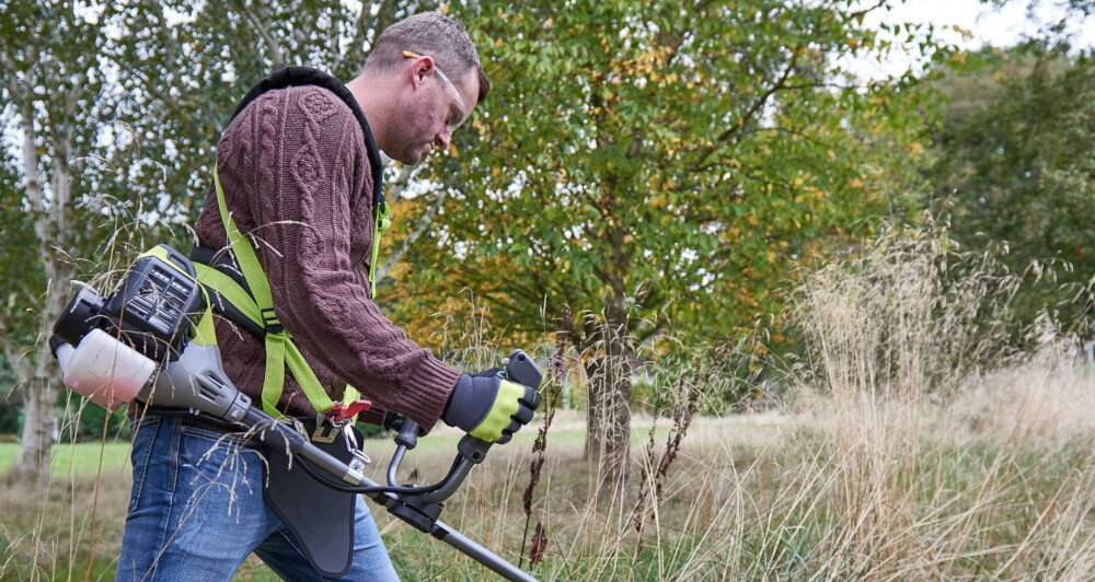 Kosa spalinowa RYOBI RBC430SBD solidny sprzęt niska waga 9,2 kg mocny silnik