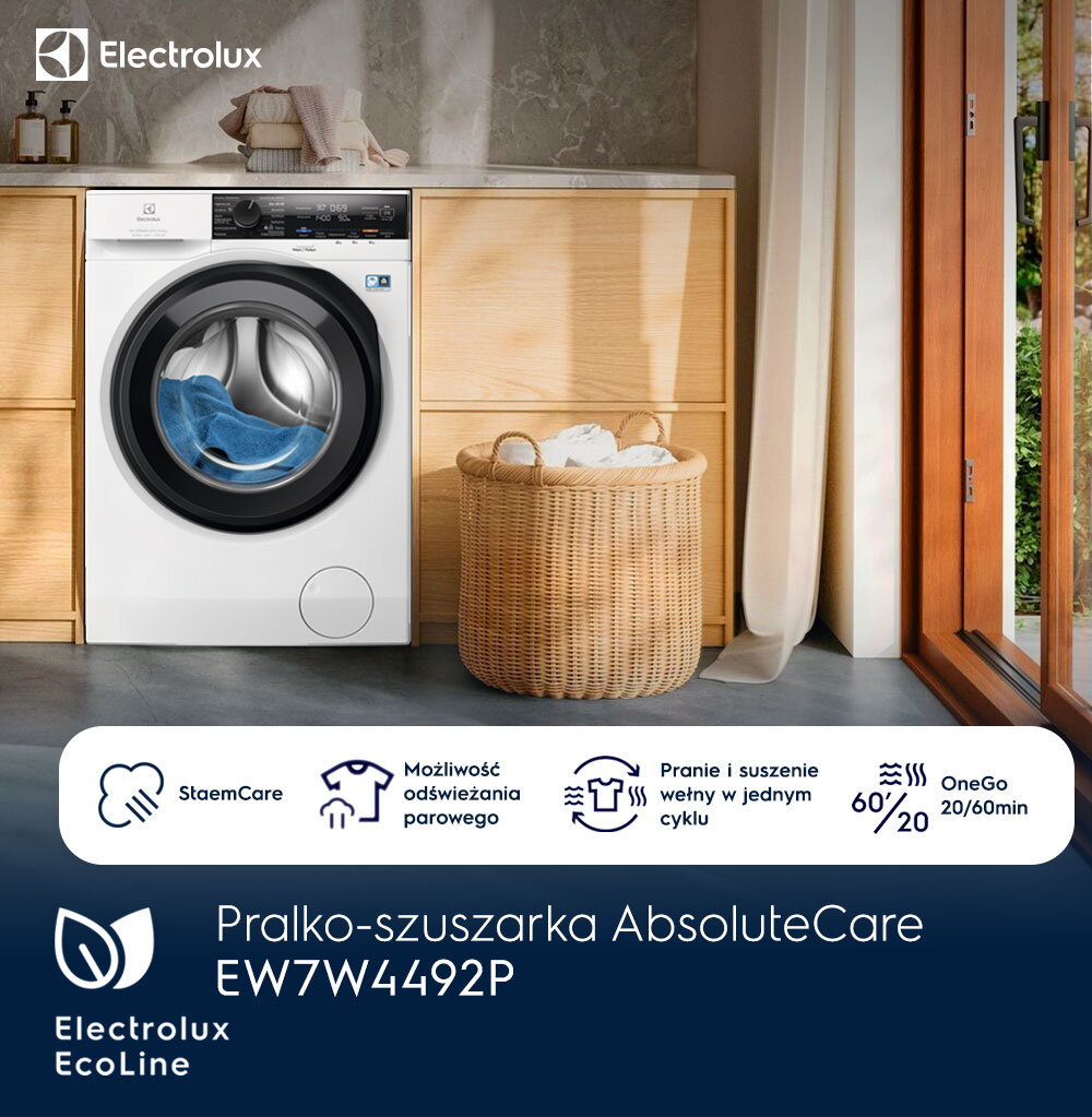 Na obrazie znajduje się pralko-suszarka z widocznym logo Electrolux, umieszczona w jasnej kuchni obok kosza na pranie. Na dole widnieje tekst: \'Pralko-suszarka AbsoluteCare EW7W4492P Electrolux EcoLine\'.