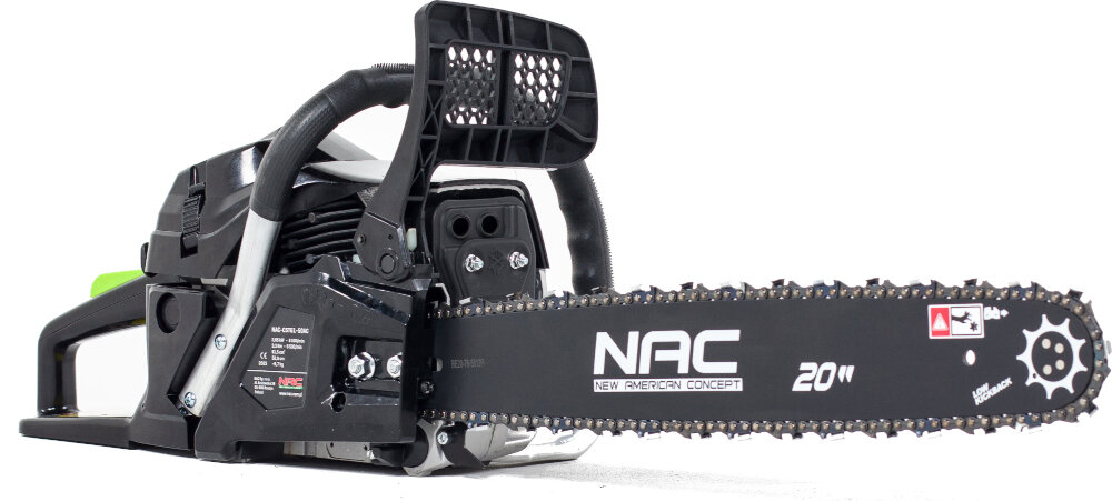 Piła spalinowa z widocznym napisem \'NAC NEW AMERICAN CONCEPT 20\