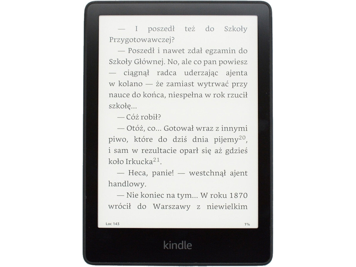 Czytnik e-booków z wyświetlonym tekstem w języku polskim. Na dole ekranu widoczne jest logo \'kindle\'.