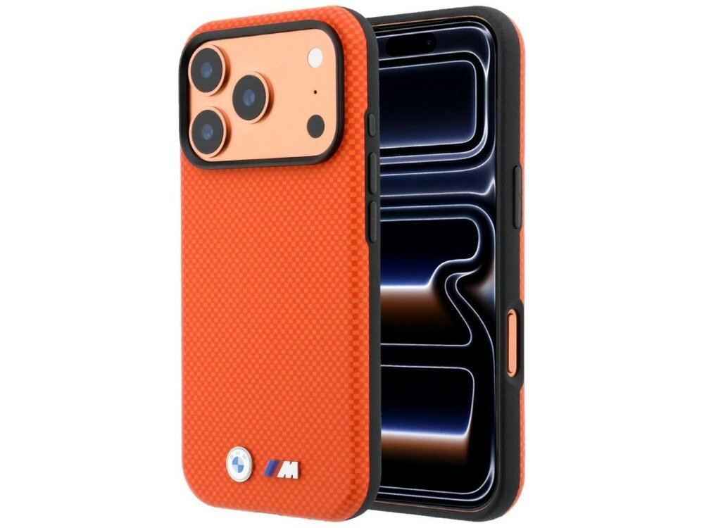 Pomarańczowe etui na telefon z teksturą kevlaru, posiadające logo M oraz otwory na aparat. Telefon w etui wyświetla abstrakcyjny wzór na ekranie.