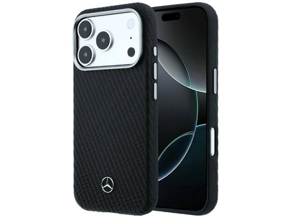 Czarne etui na telefon z teksturą przypominającą włókno węglowe, z logo Mercedes na dole. Etui posiada wycięcia na aparat i przyciski boczne.
