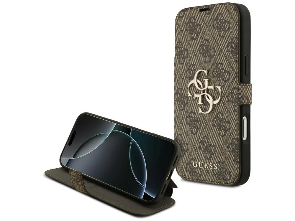 Brązowe etui na telefon z wzorem 4G i metalowym logo GUESS, przeznaczone do Apple iPhone 17 Pro Max/18 Pro Max. Etui ma funkcję stojaka i widoczne jest logo GUESS na przedniej stronie.