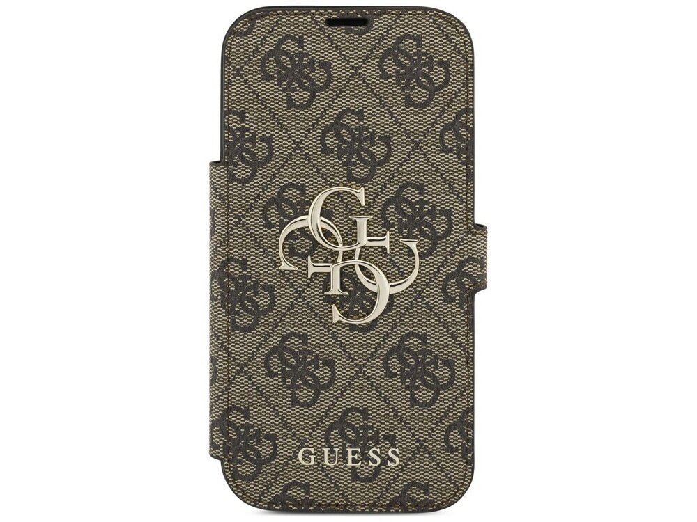 Brązowe etui z wzorem w logo, z metalowym emblematem na środku i napisem \'GUESS\' na dole.