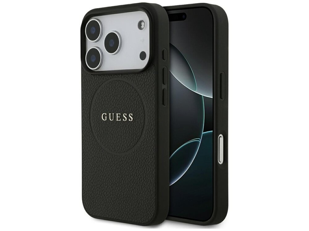 Czarne etui na telefon z teksturą, z widocznym napisem \'GUESS\' na środku. Etui jest dopasowane do telefonu z trzema obiektywami aparatu.