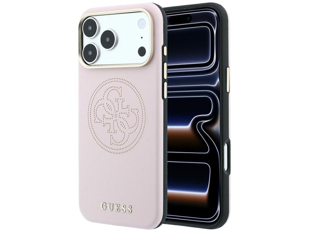 Różowe etui na telefon z perforowanym wzorem i złotym logo GUESS. Widoczne są trzy duże otwory na aparaty oraz przyciski boczne.