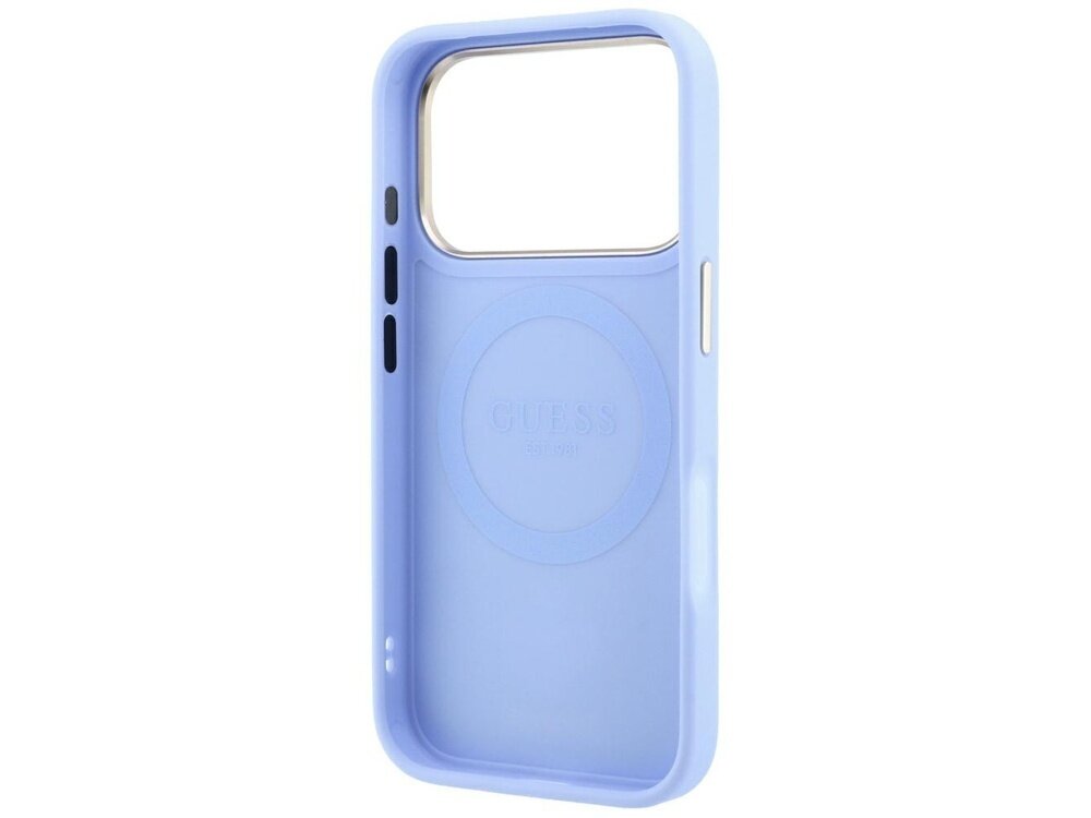 Jasnoniebieskie etui na telefon z dużym otworem na aparat i napisem \'GUESS\' wewnątrz. Etui posiada przyciski boczne i otwory na złącza.