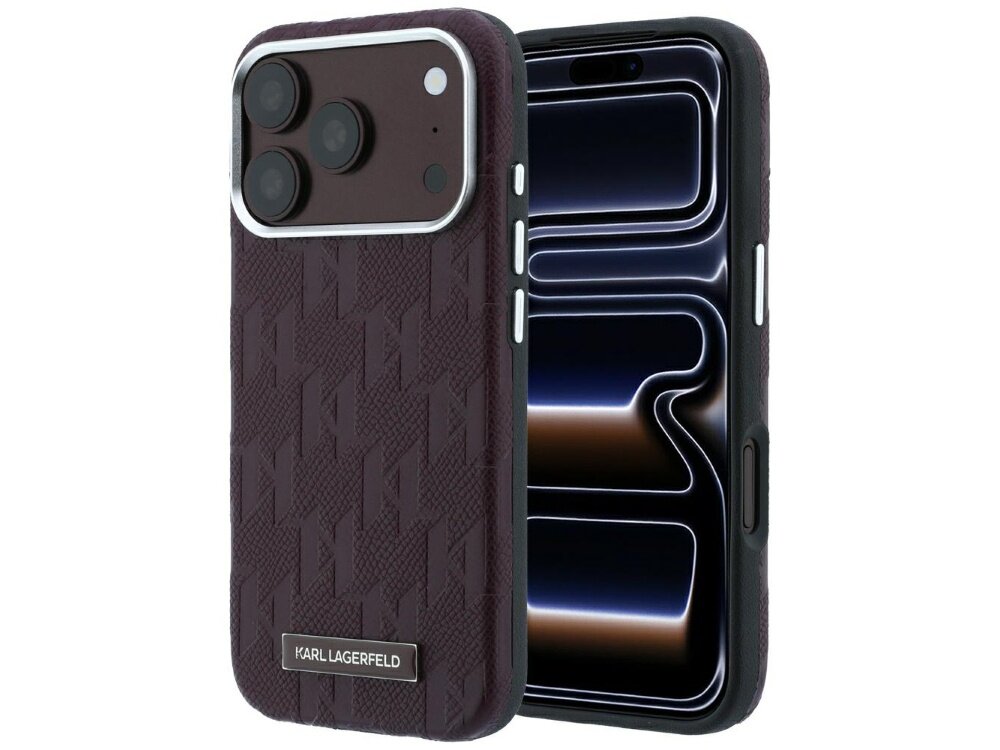 Burgundowe etui na telefon z wytłoczonym wzorem i logo \'KARL LAGERFELD\' na dole. Etui jest przeznaczone do telefonu z trzema aparatami i posiada wycięcia na przyciski oraz porty.