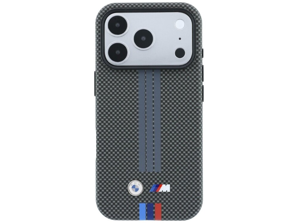 Etui na telefon z wzorem przypominającym włókno węglowe, posiada trzy pionowe paski oraz logo \'M\' i okrągłe logo z niebieskim i białym elementem. Na dole widoczne są trzy pionowe paski w kolorach niebieskim, granatowym i czerwonym.