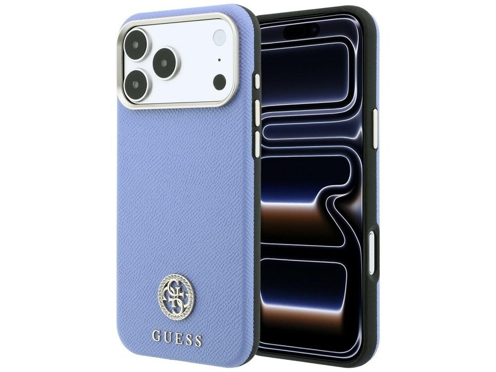 Niebieskie etui na telefon z logo GUESS i ozdobnym emblematem na dole. Etui jest dopasowane do telefonu z trzema widocznymi obiektywami aparatu.