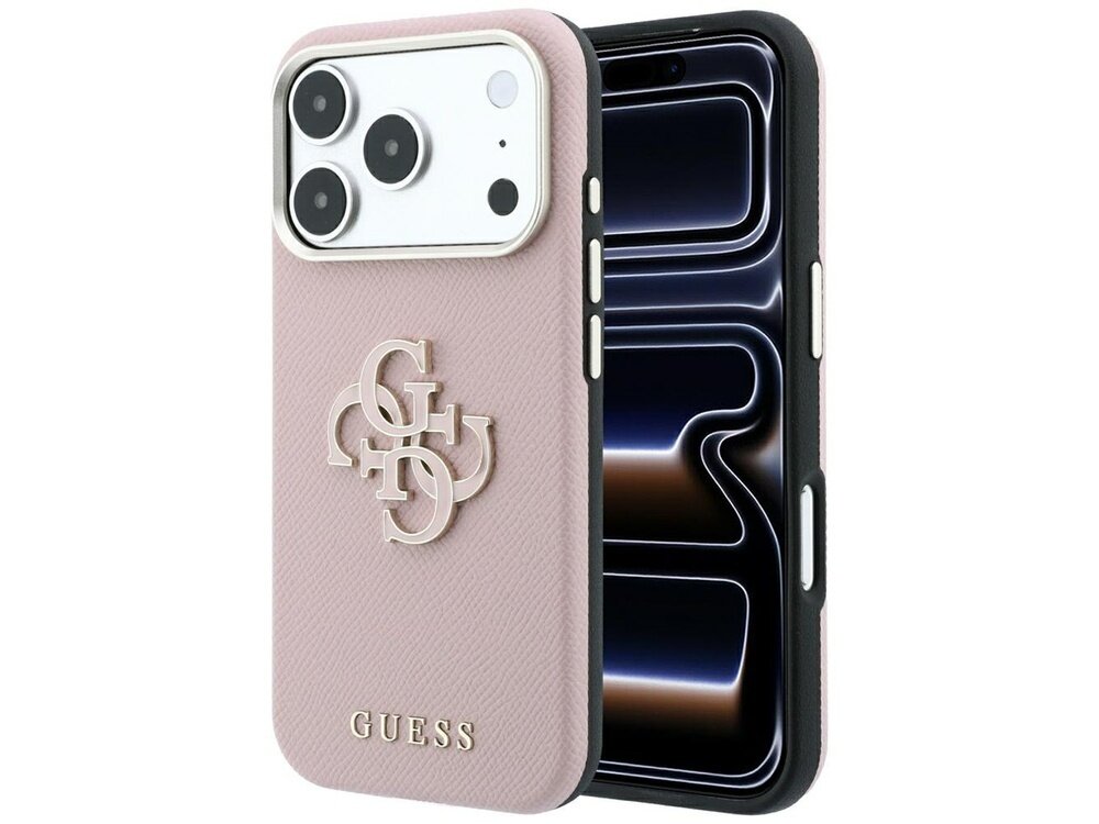 Różowe etui na telefon z dużym logo Guess w kolorze złotym oraz napisem \'GUESS\' na dole. Etui jest przeznaczone do telefonu z trzema aparatami.