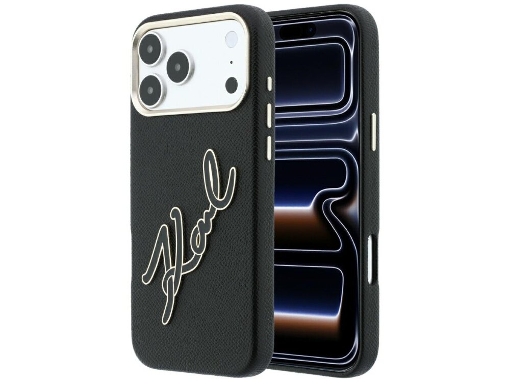 Czarne etui na telefon z dużym, ozdobnym napisem \'Karl\' w kolorze złotym. Etui jest dopasowane do modelu telefonu z trzema aparatami.