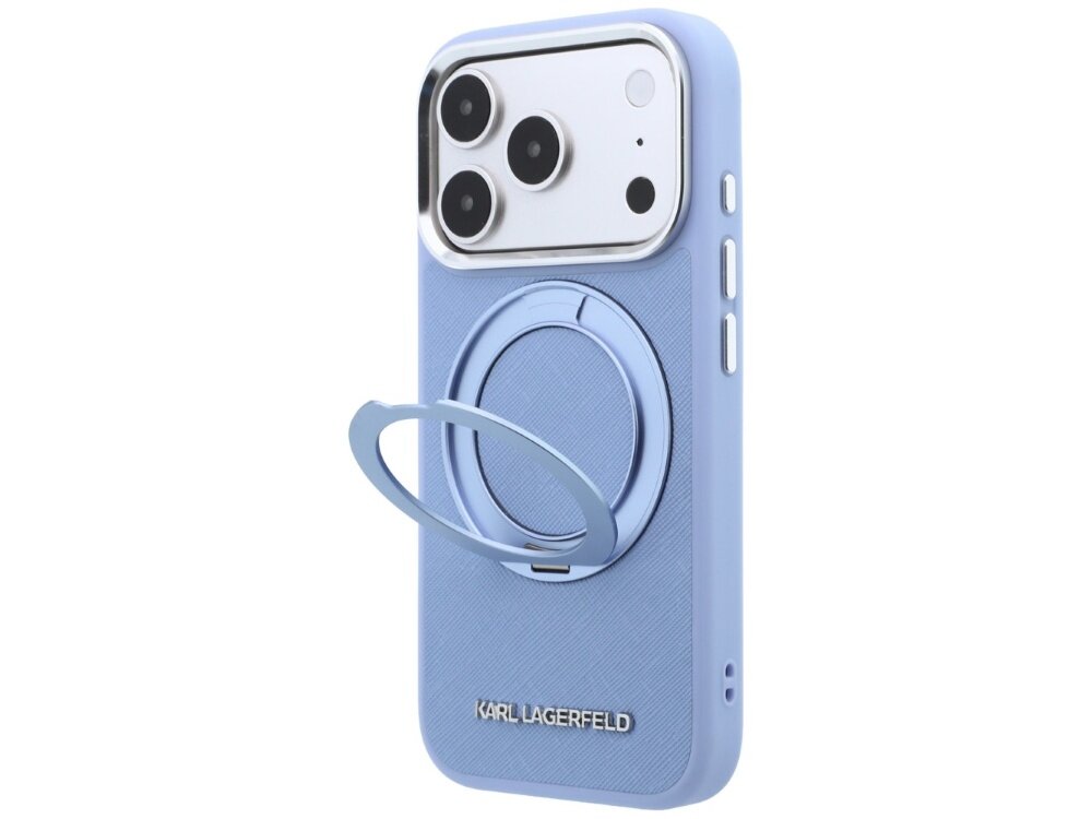 Jasnoniebieskie etui na telefon z trzema widocznymi aparatami i pierścieniem na tylnej części. Na dole etui znajduje się napis \'KARL LAGERFELD\'.