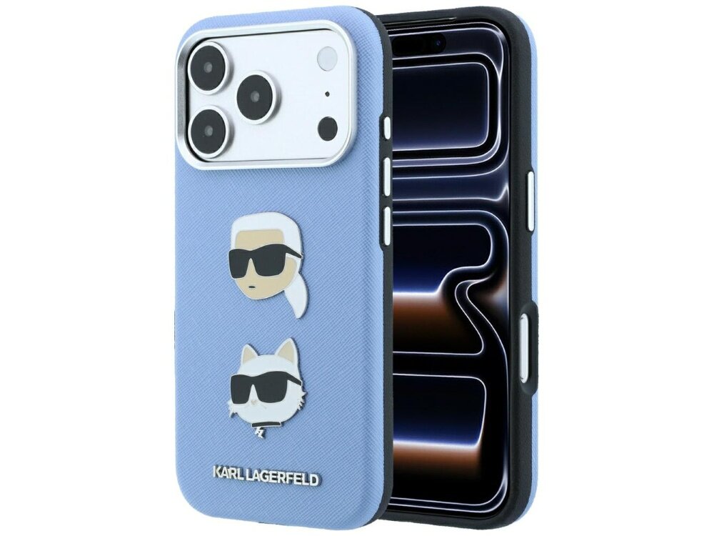 Jasnoniebieskie etui na telefon z dwoma przypinkami przedstawiającymi postacie w okularach przeciwsłonecznych oraz napisem \'KARL LAGERFELD\'.