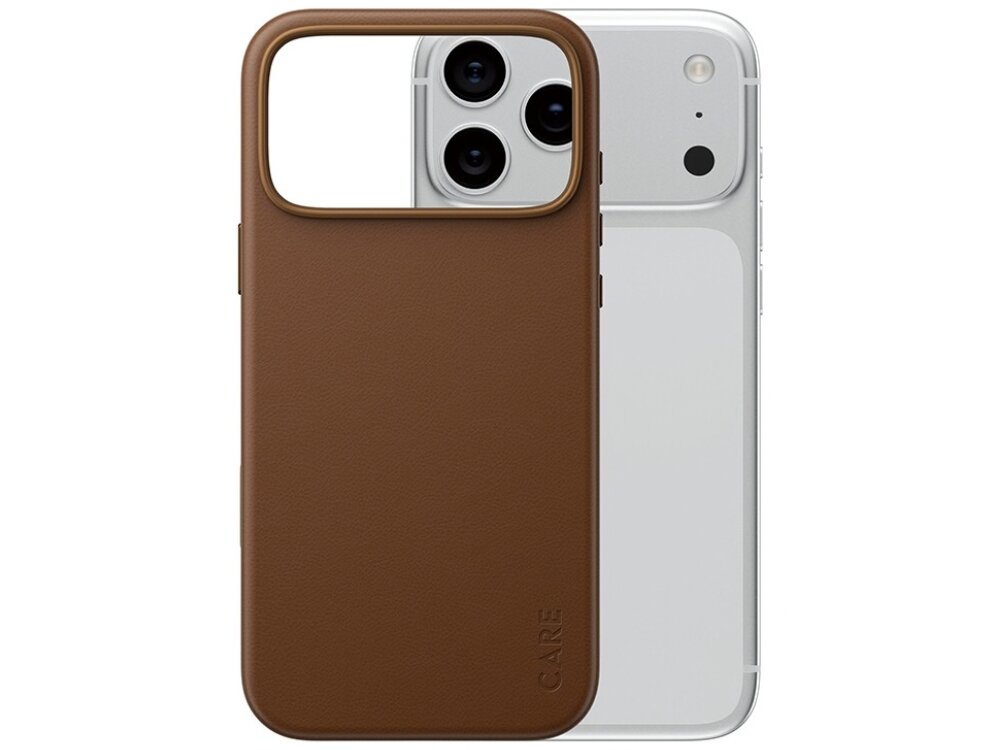 Brązowe etui na telefon z trzema wycięciami na aparaty, widoczne na tle białego telefonu. Na etui znajduje się napis \'CARE\'.