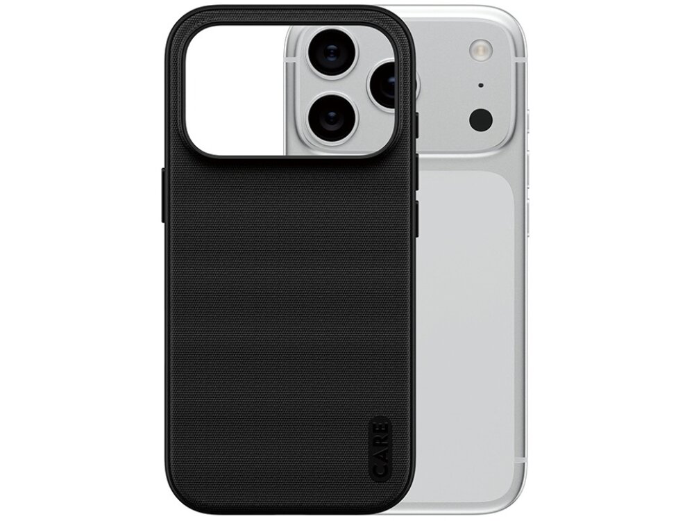 Czarne etui z teksturą, z dużym wycięciem na aparat, nałożone na srebrny telefon z trzema obiektywami. Na etui widoczny jest napis \'CARE\'.