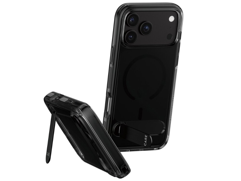 Obraz przedstawia przezroczyste etui na telefon z trzema widocznymi obiektywami aparatu i wbudowaną podpórką z napisem \'CARE\'. Etui ma ciemny, dymny kolor i jest kompatybilne z funkcją MagSafe.