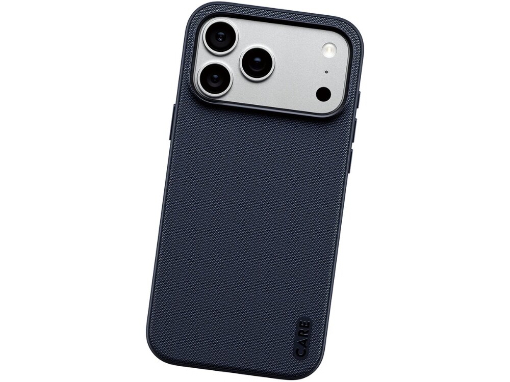 Niebieskie etui na telefon z trzema dużymi otworami na aparaty i napisem \'CARE\' w dolnej części. Etui ma teksturowaną powierzchnię.
