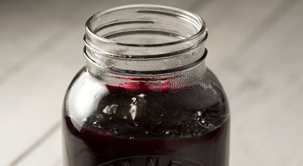 Słoik KILNER Preserve Jars 1 L pojemność 1l dla miłośników domowych przetworów do kiszenia ogórków kapusty marynowanie warzyw przechowywanie kompotów dzemów solidne szkło sodowe jednolita grubość ścianek trwałość estetyka miejsce na etykietę oznaczenie identyfikowanie przetworów elegancki funkcjonalny łatwe przechowywanie i organizacja