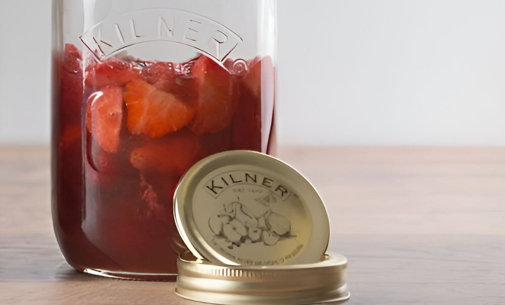 Słoik KILNER Preserve Jars 1 L wszechstronny produkt przechowywanie przetworów przechowywanie produktów sypkich trzymanie akcesoriów na hobby oryginalne opakowanie prezentu elegancja funkcjonalność wiele praktycznych zastosowań